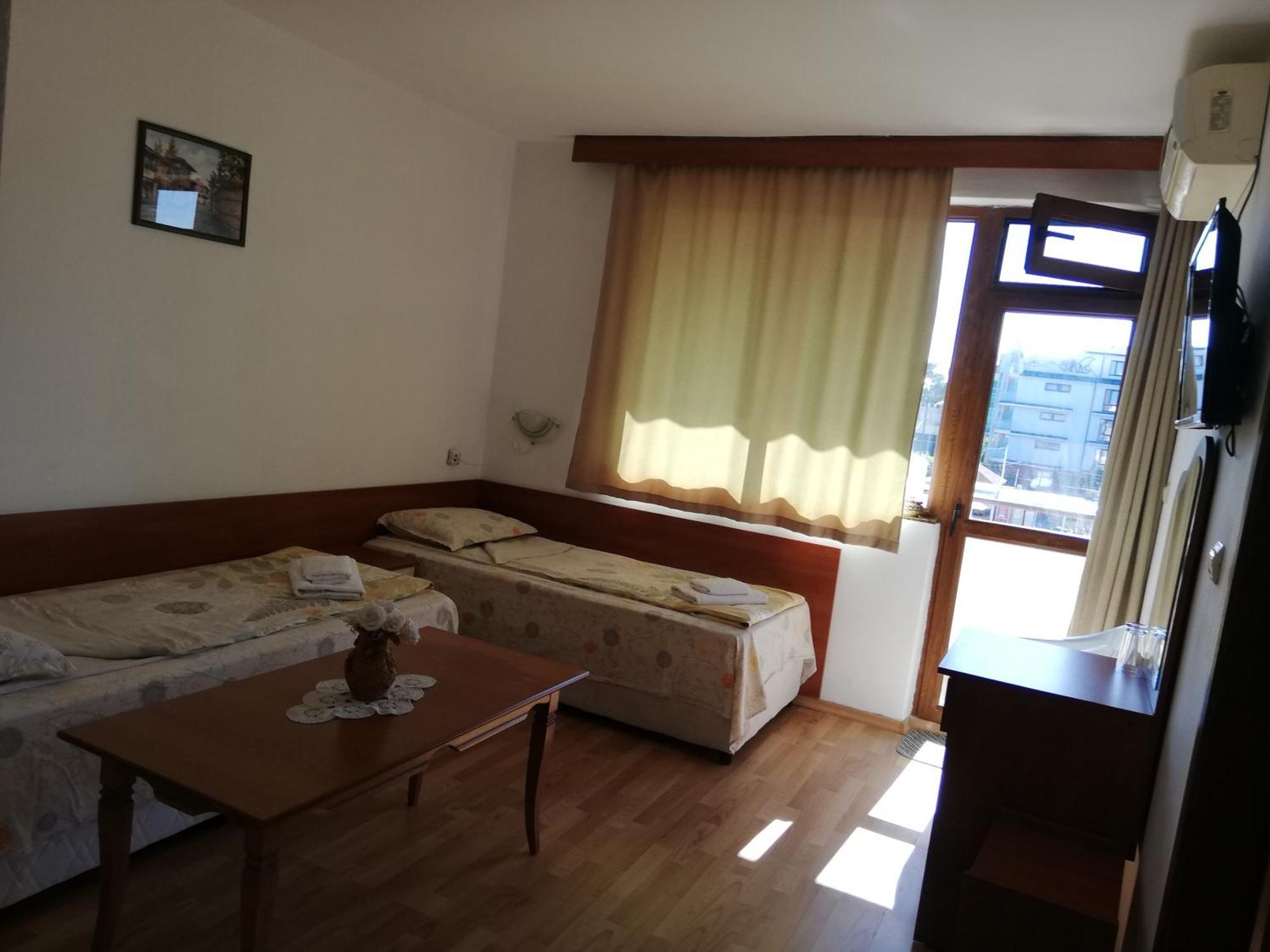 Hotel Strinava Primorsko Dış mekan fotoğraf